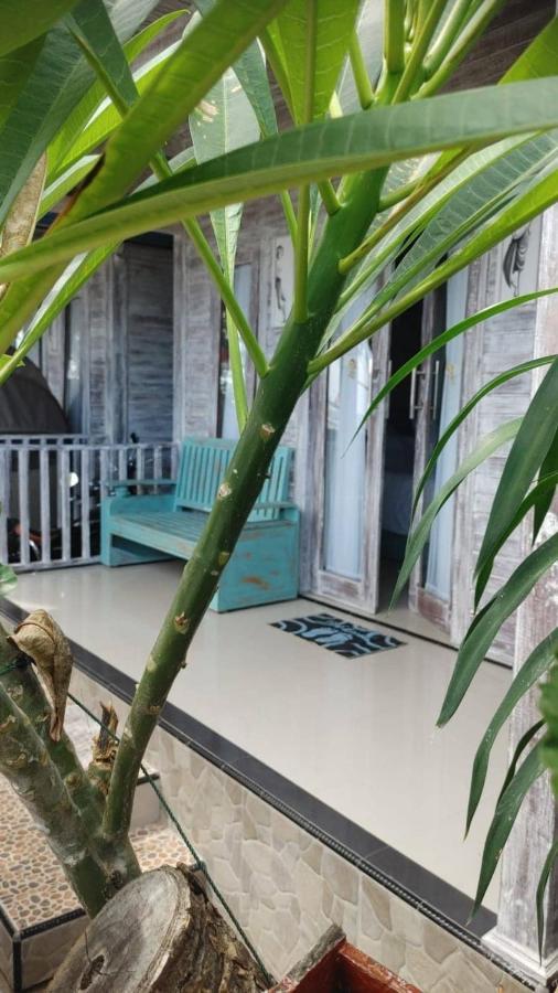 Sarinah Beach - Bistro & Bungalow Batununggul Exterior foto
