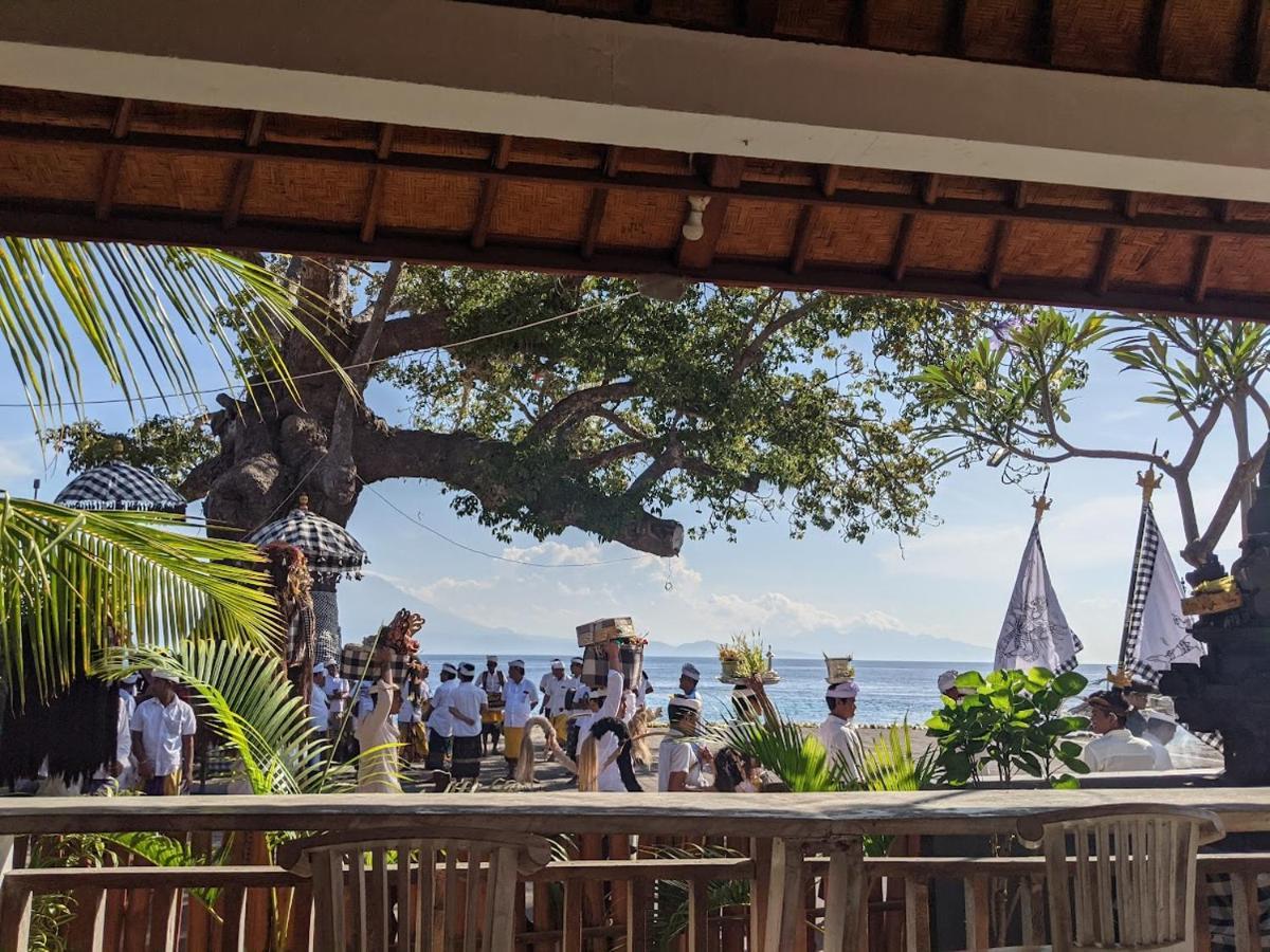 Sarinah Beach - Bistro & Bungalow Batununggul Exterior foto